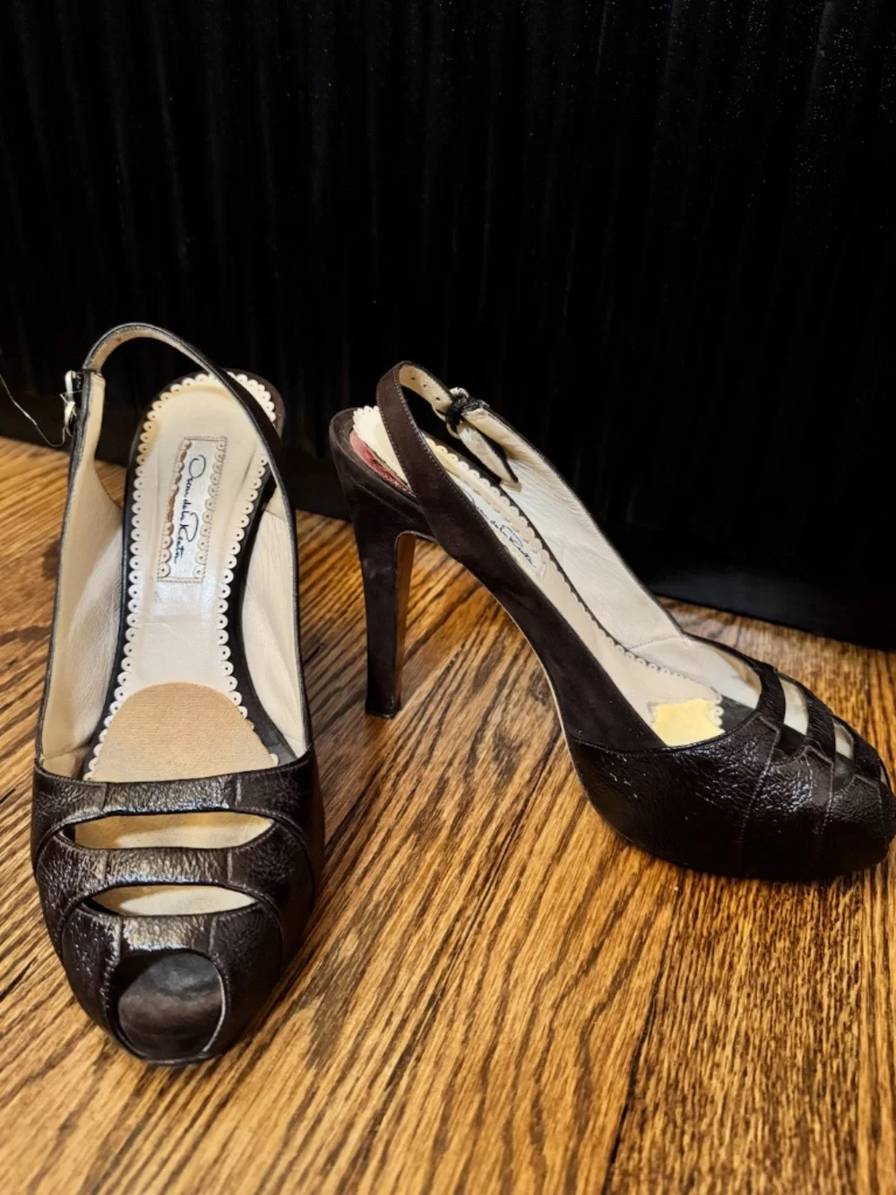 Oscar De La Renta Brown Leather/Suede Pumps Size 38